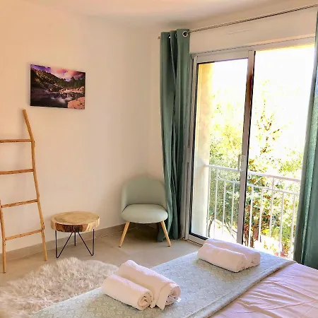 Caramontinu Serena à Pinarello, Proche Plage, Vue Mer, Piscine Chauffée Villa *