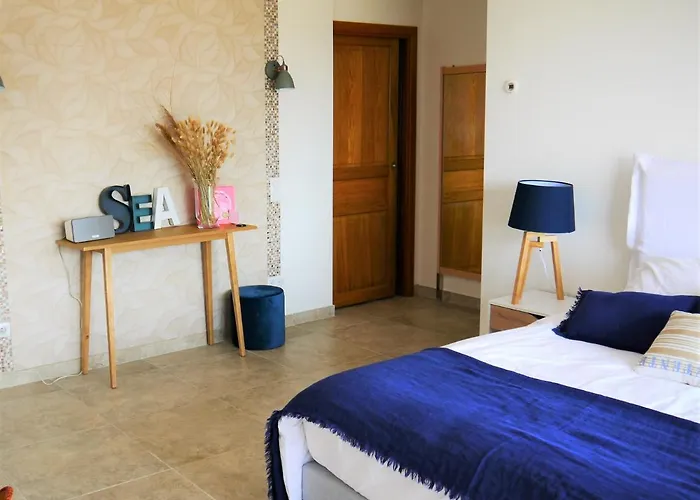 Caramontinu Serena A Pinarello, Proche Plage, Vue Mer, Piscine Chauffee Villa *