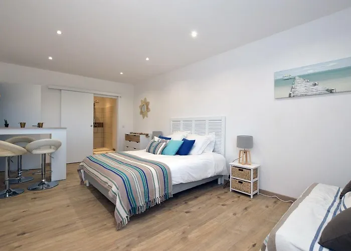 Caramontinu Serena A Pinarello, Proche Plage, Vue Mer, Piscine Chauffee *